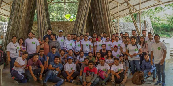 Éxito total el Primer Curso –Taller de Bio- Construcción con bambú