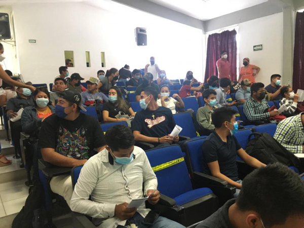 ASISTEN ESTUDIANTES AL FORO INFORMATIVO MODALIDADES DE TITULACIÓN