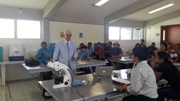 SE REALIZA EL TALLER “ANÁLISIS Y PURIFICACIÓN DE AGUA”