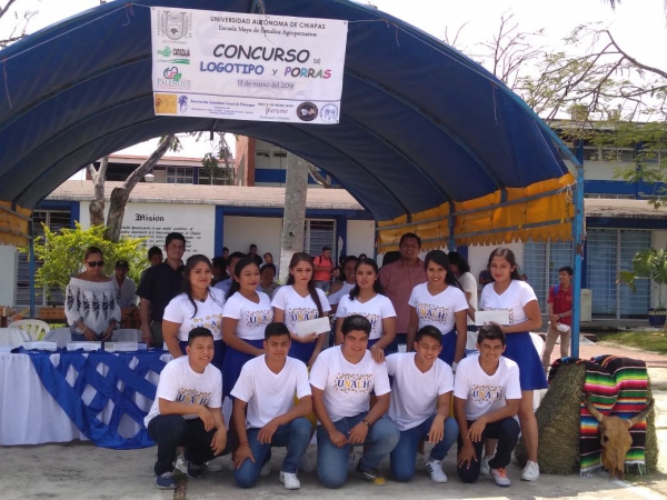 Se llevo a cabo la presentación de la porra y el concurso de logotipos de la Escuela Maya